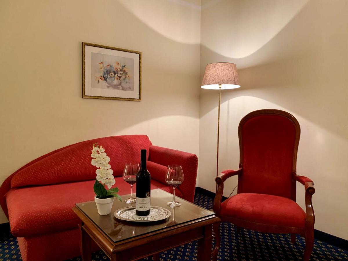 Schloss-Hotel Petry Трейс-Карден Екстериор снимка